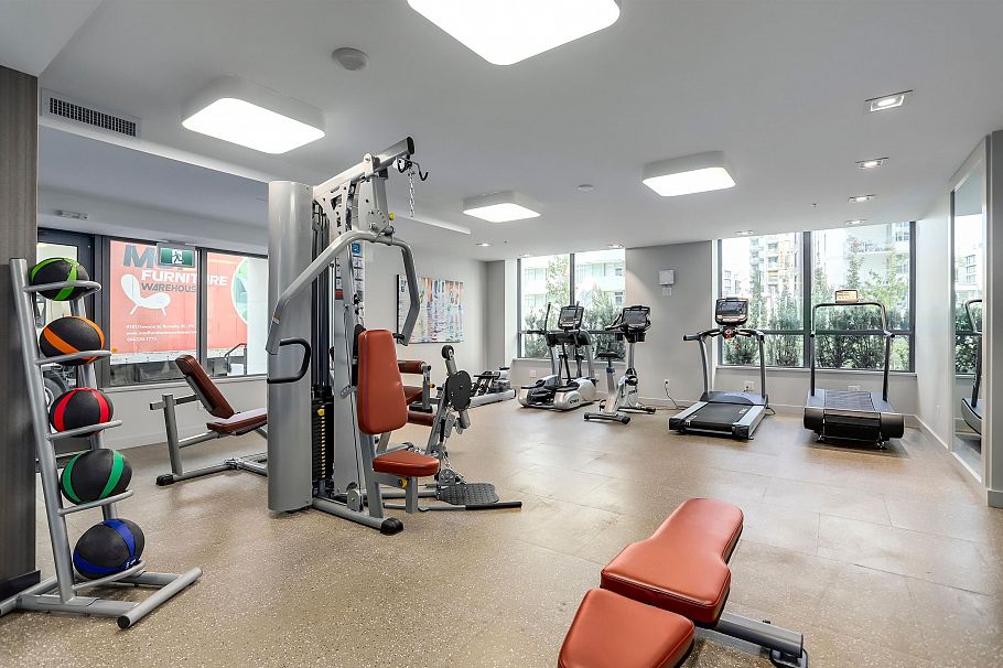 808 1688 Pullman Porter Street Vancouver, BC - 8