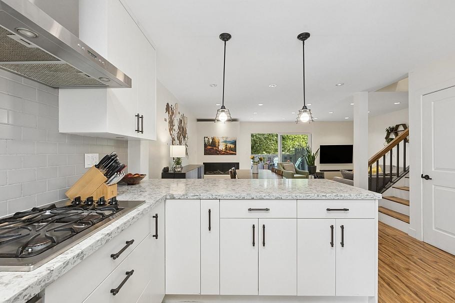4715 Hoskins Road North Vancouver, BC - 11