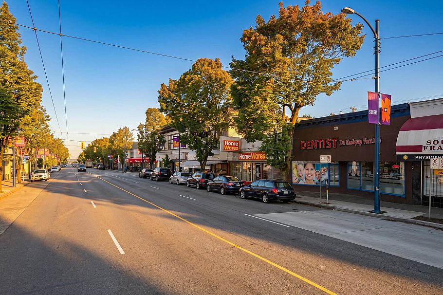 565 E 45th Avenue Vancouver, BC - 39
