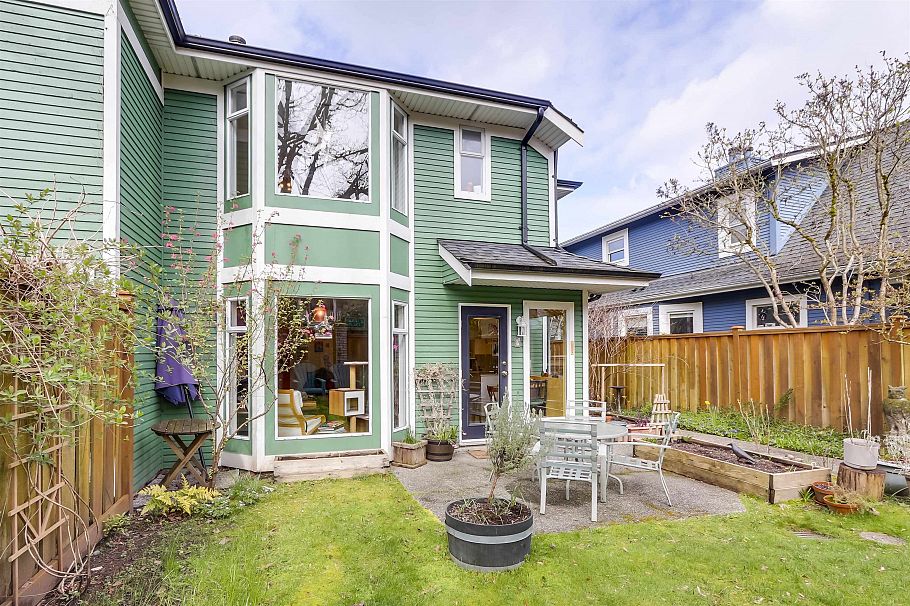 9 43 E 20th Avenue Vancouver, BC - 1