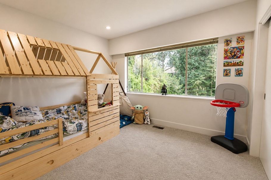 869 Clements Avenue North Vancouver, BC - 12