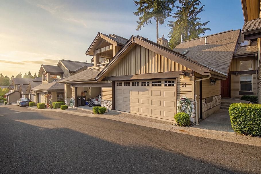 21 1550 Larkhall Crescent North Vancouver, BC - 1