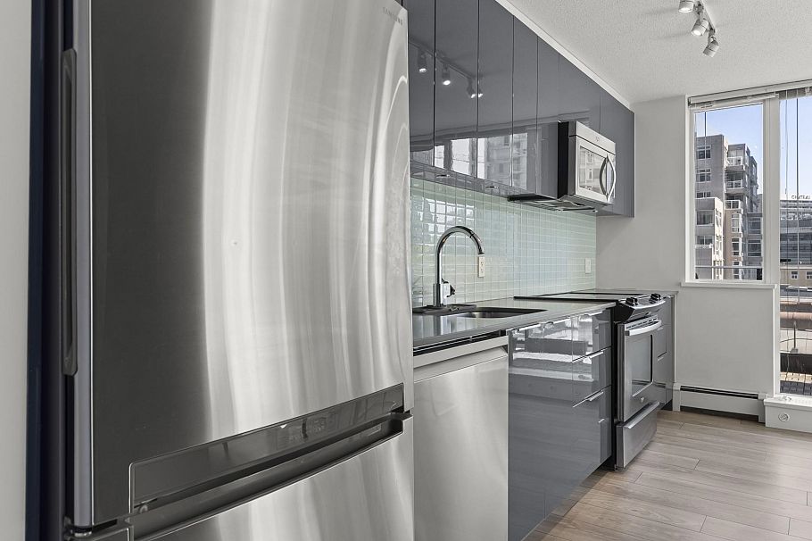 506 1325 Rolston Street Vancouver, BC - 6