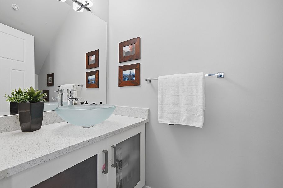 1788 E 12th Avenue Vancouver, BC - 8