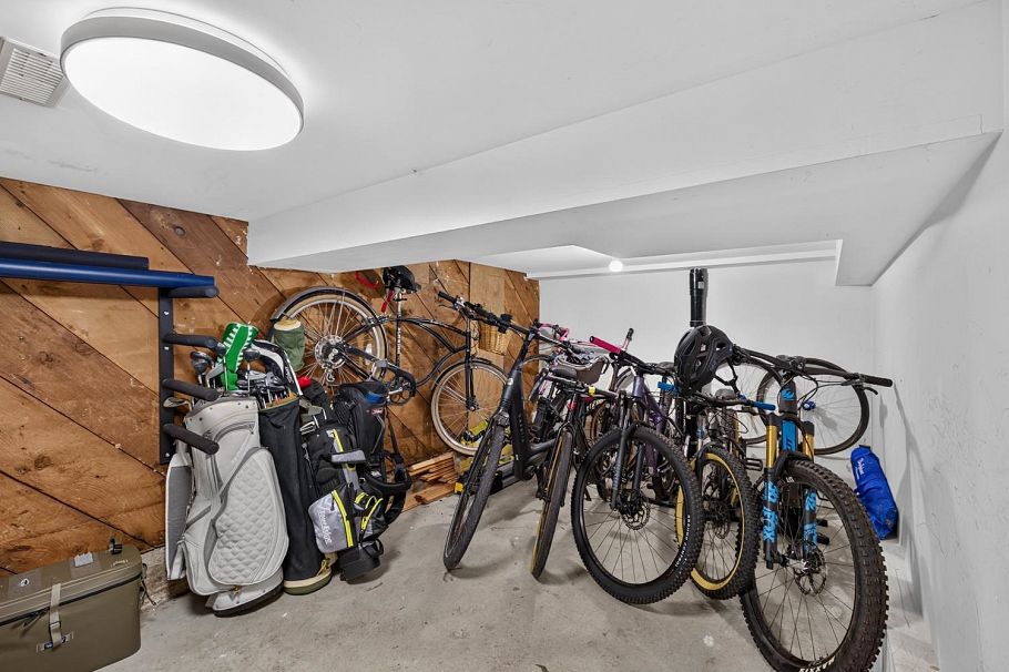 565 E 45th Avenue Vancouver, BC - 25