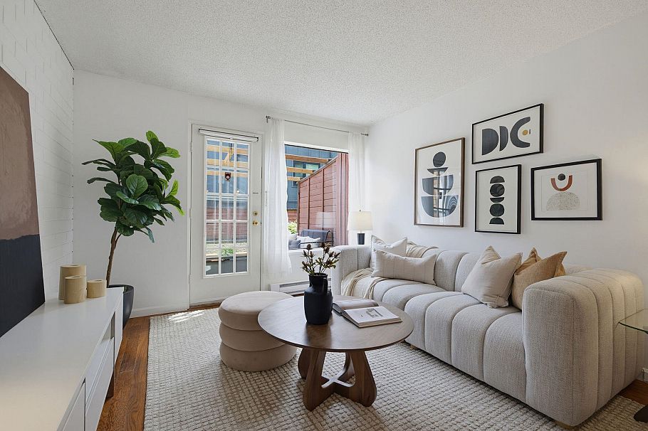 14 719 E 31st Avenue Vancouver, BC - 1