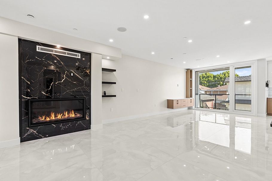 134 E 63rd Avenue Vancouver, BC - 5