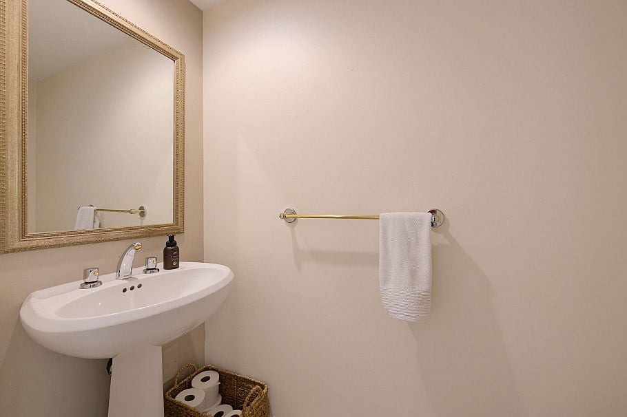 21 1550 Larkhall Crescent North Vancouver, BC - 10