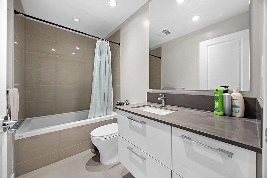 1208 3487 Binning Road Vancouver, BC - 22