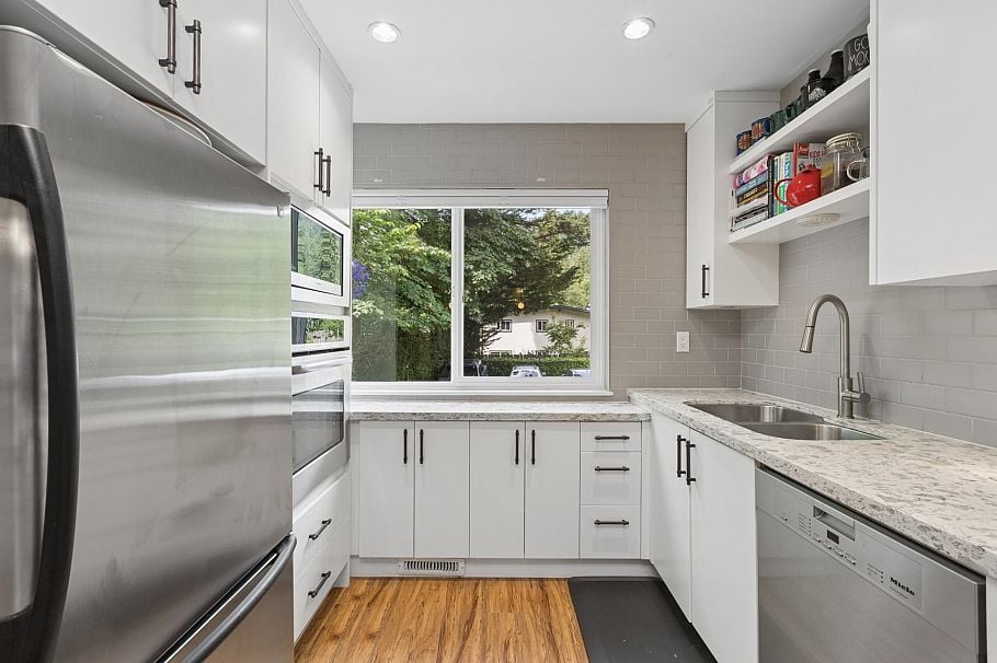 4715 Hoskins Road North Vancouver, BC - 10