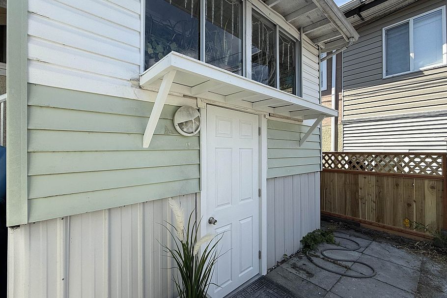 5828 Kerr Street Vancouver, BC - 20