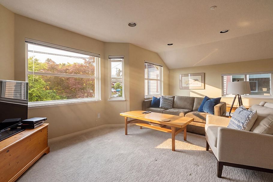 888 E 30th Avenue Vancouver, BC - 25