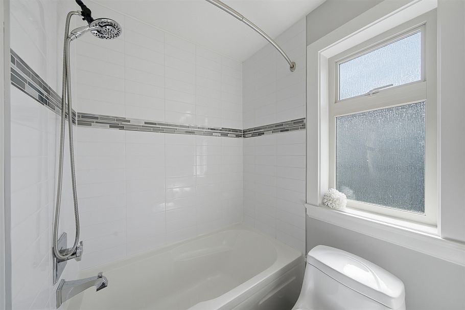 1788 E 12th Avenue Vancouver, BC - 25