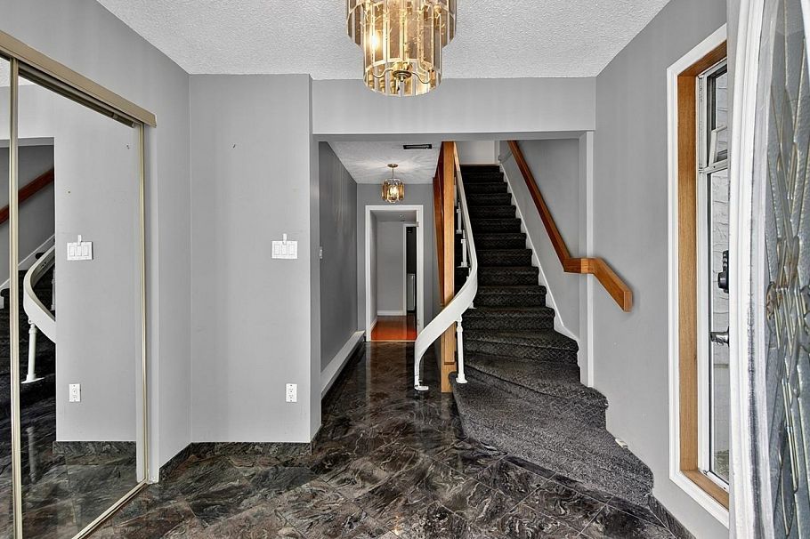 1106 Heywood Street North Vancouver, BC - 2
