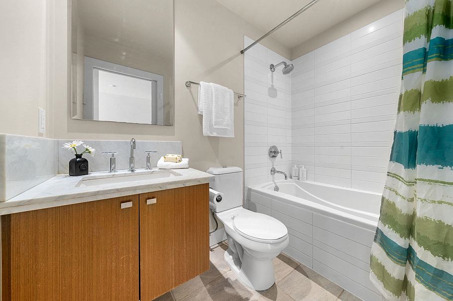 102 6080 Iona Drive Vancouver, BC - 16