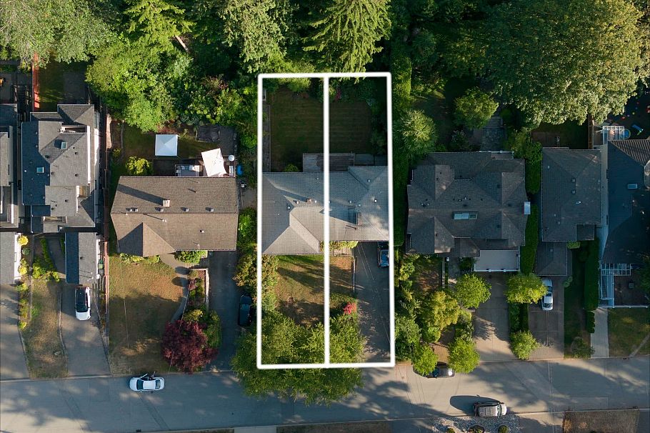 869 Clements Avenue North Vancouver, BC - 20