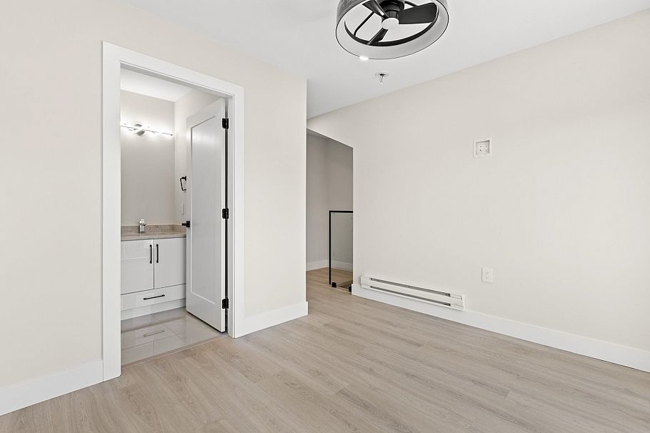 134 E 63rd Avenue Vancouver, BC - 36