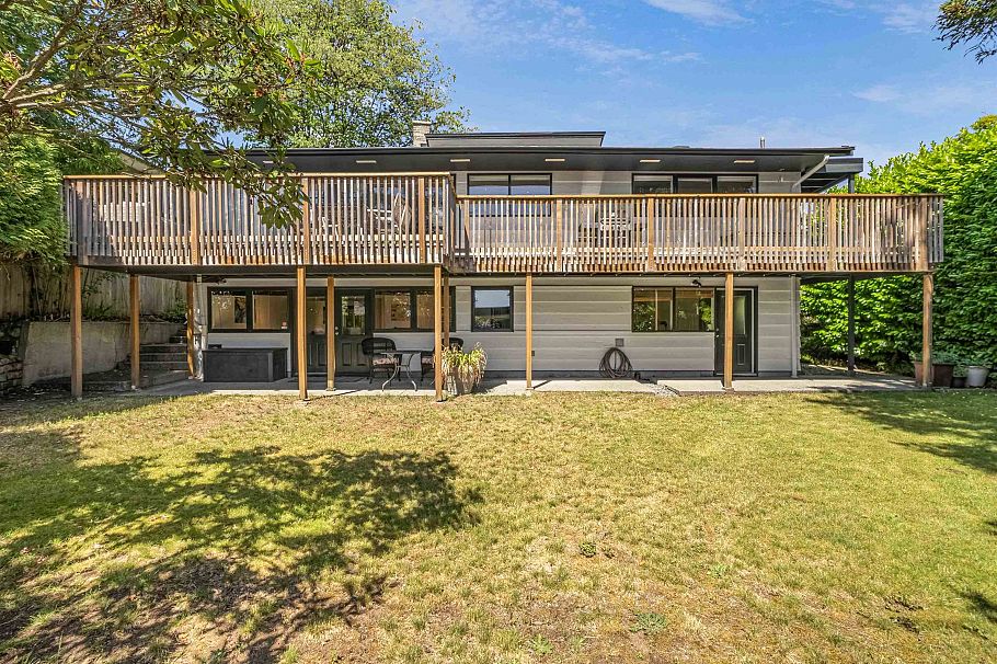 947 Evergreen Place North Vancouver, BC - 29