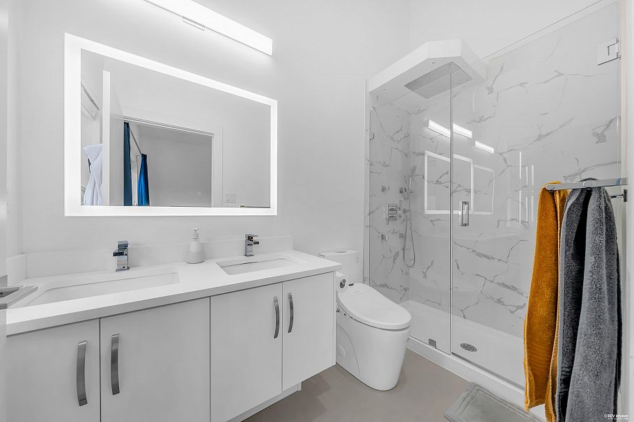 3342 E 24th Avenue Vancouver, BC - 14