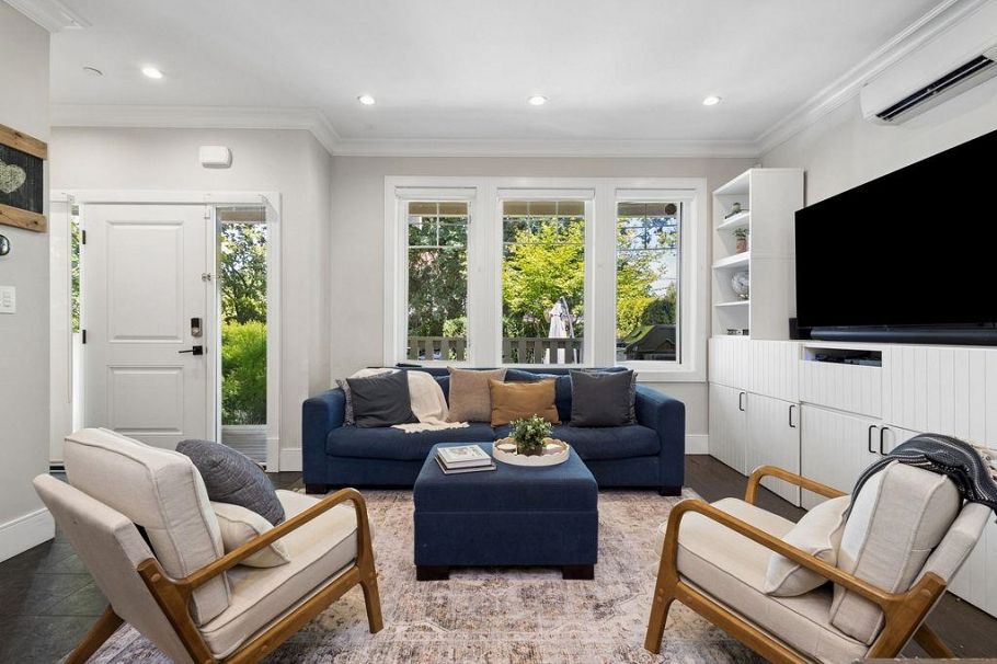 1336 E 23 Avenue Vancouver, BC - 2