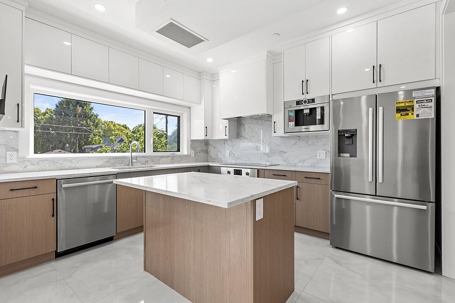 134 E 63rd Avenue Vancouver, BC - 9