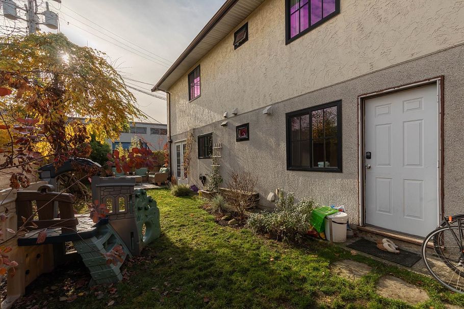 726 Vernon Drive Vancouver, BC - 39