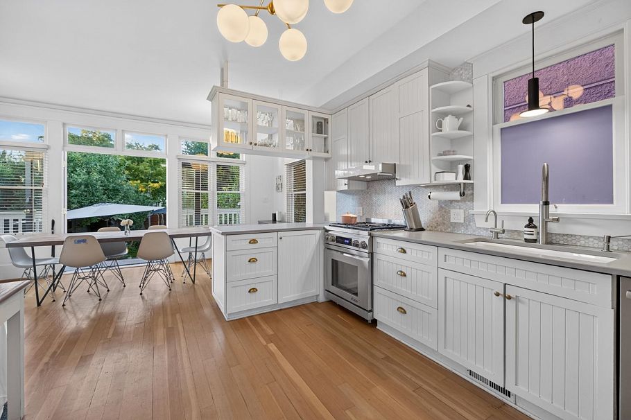 565 E 45th Avenue Vancouver, BC - 10