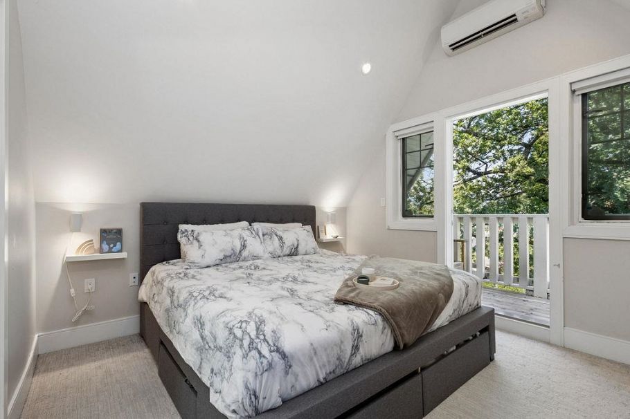 1336 E 23 Avenue Vancouver, BC - 22
