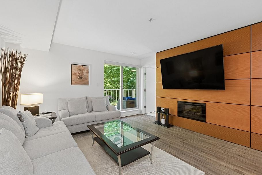 102 2832 Capilano Road North Vancouver, BC - 2