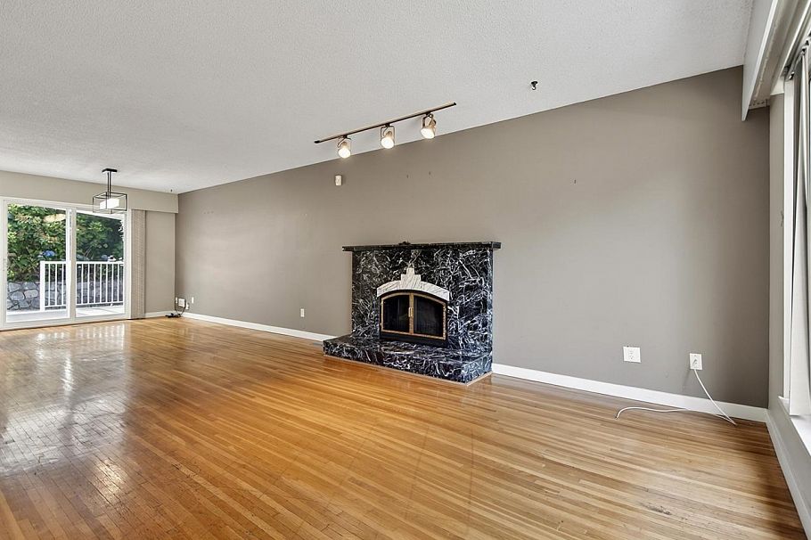 1106 Heywood Street North Vancouver, BC - 13