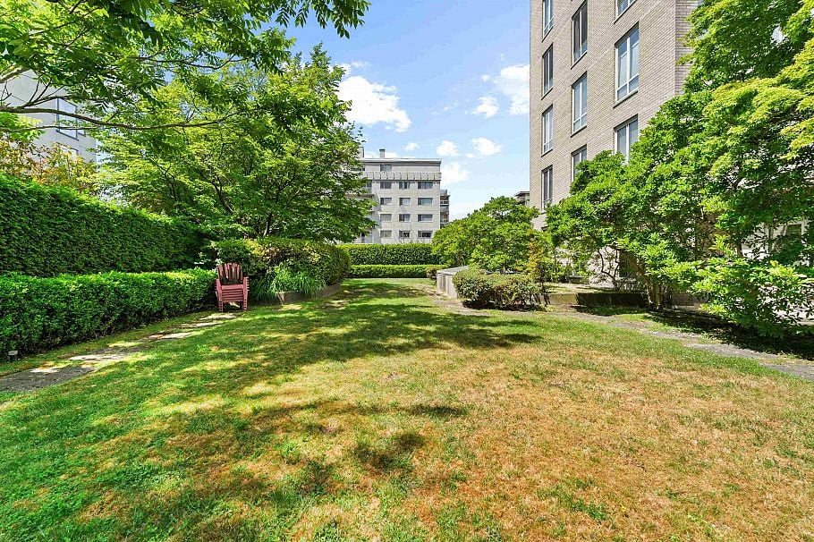 102 5850 Balsam Street Vancouver, BC - 10