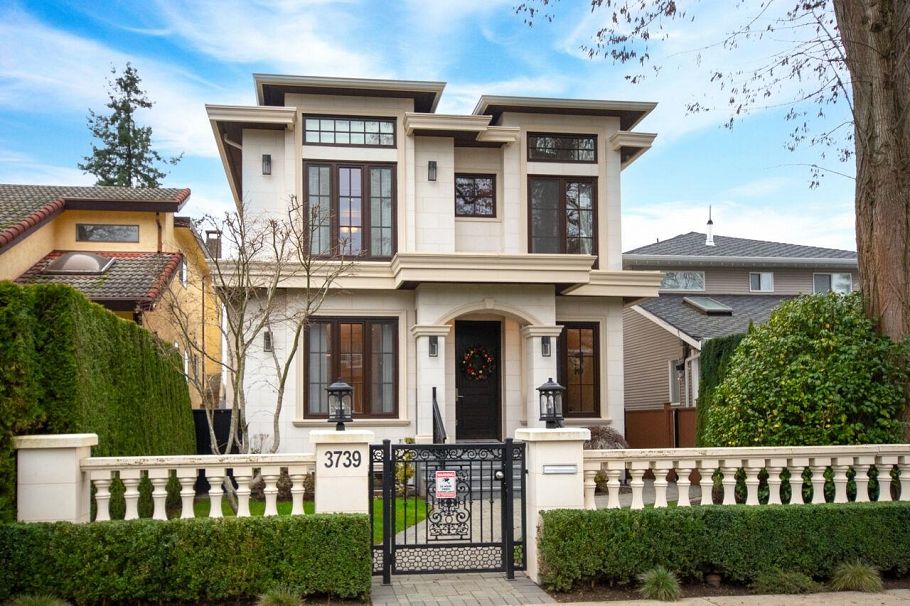 3739 W 24th Avenue Vancouver, BC - 1
