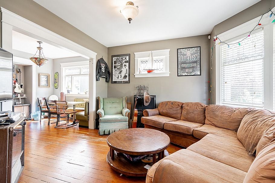 1329 E 12th Avenue Vancouver, BC - 2
