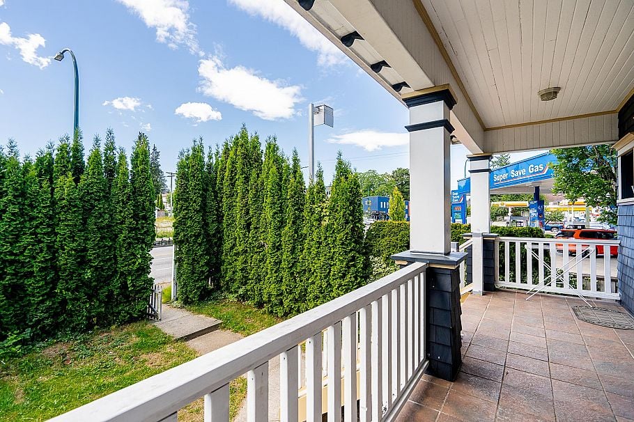 1329 E 12th Avenue Vancouver, BC - 10