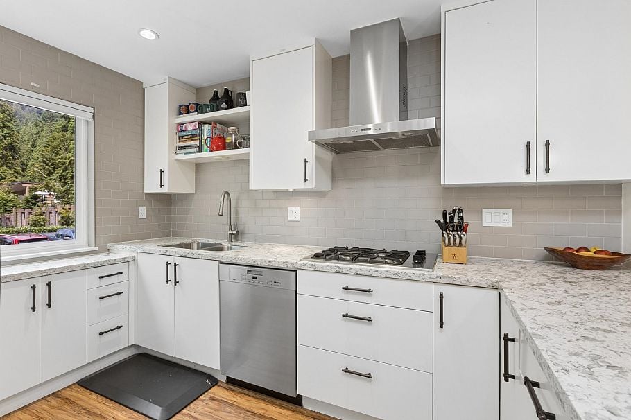 4715 Hoskins Road North Vancouver, BC - 9