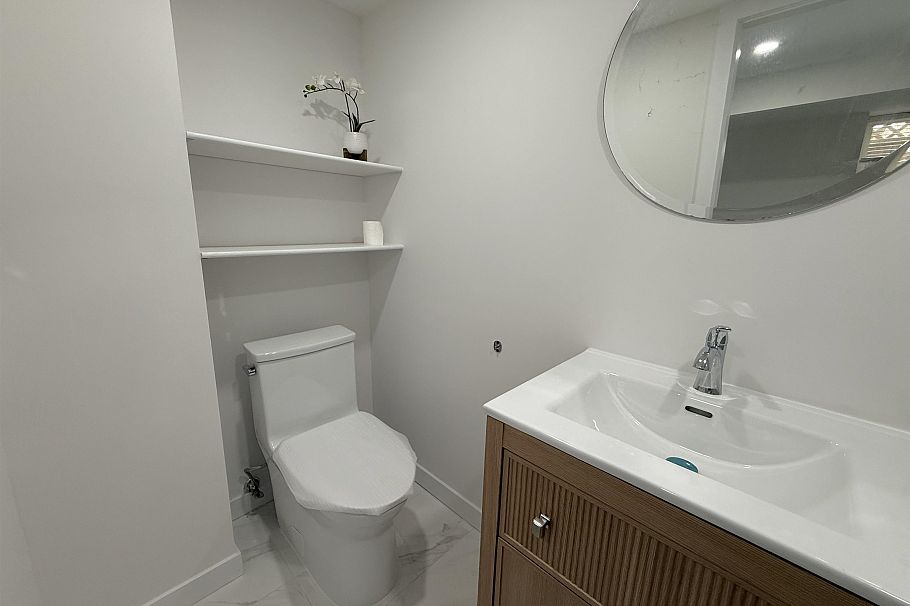 5828 Kerr Street Vancouver, BC - 25