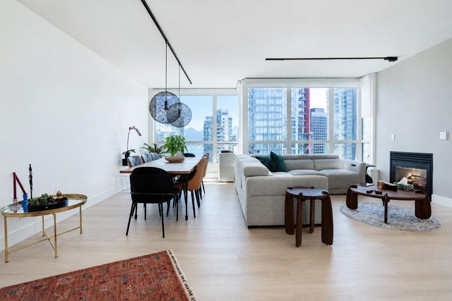 1909 1239 W Georgia Street Vancouver, BC - 2