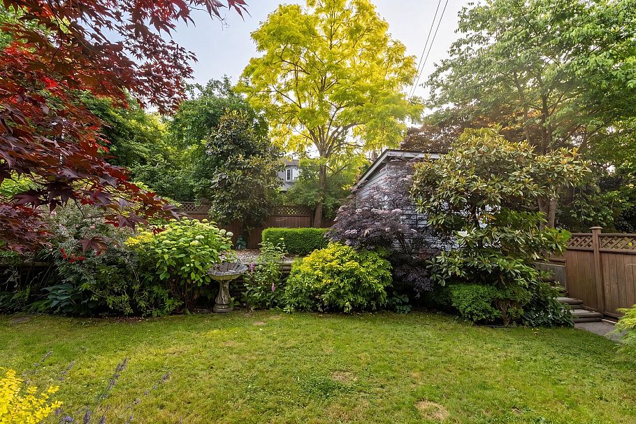 888 E 30th Avenue Vancouver, BC - 35