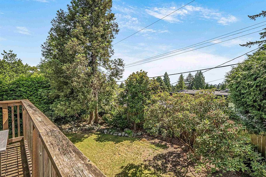 947 Evergreen Place North Vancouver, BC - 12