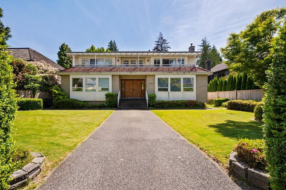 3662 W 49th Avenue Vancouver, BC - 1