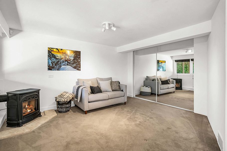 947 Evergreen Place North Vancouver, BC - 23