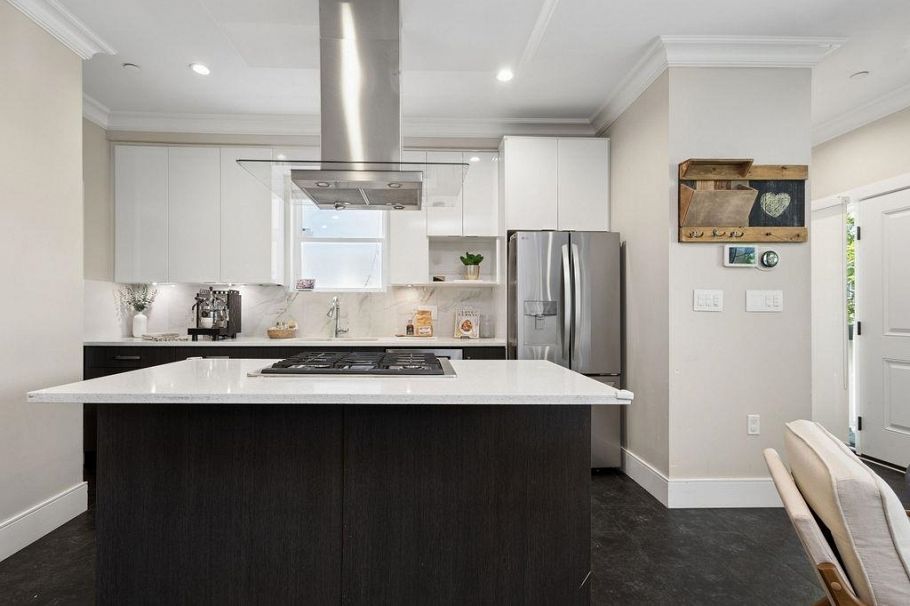 1336 E 23 Avenue Vancouver, BC - 9
