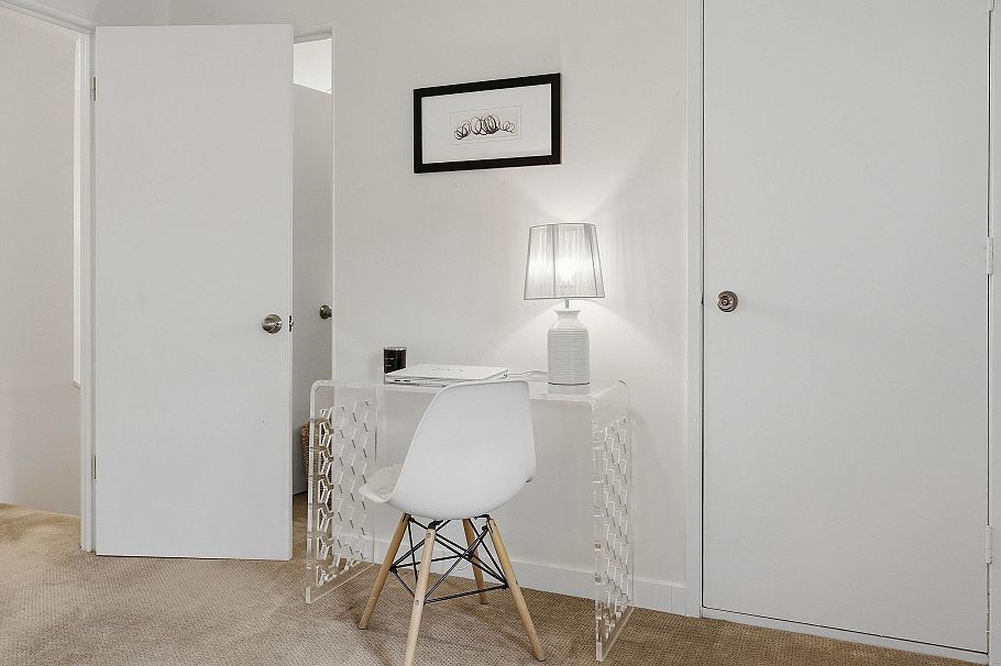 2329 Mountain Highway North Vancouver, BC - 16