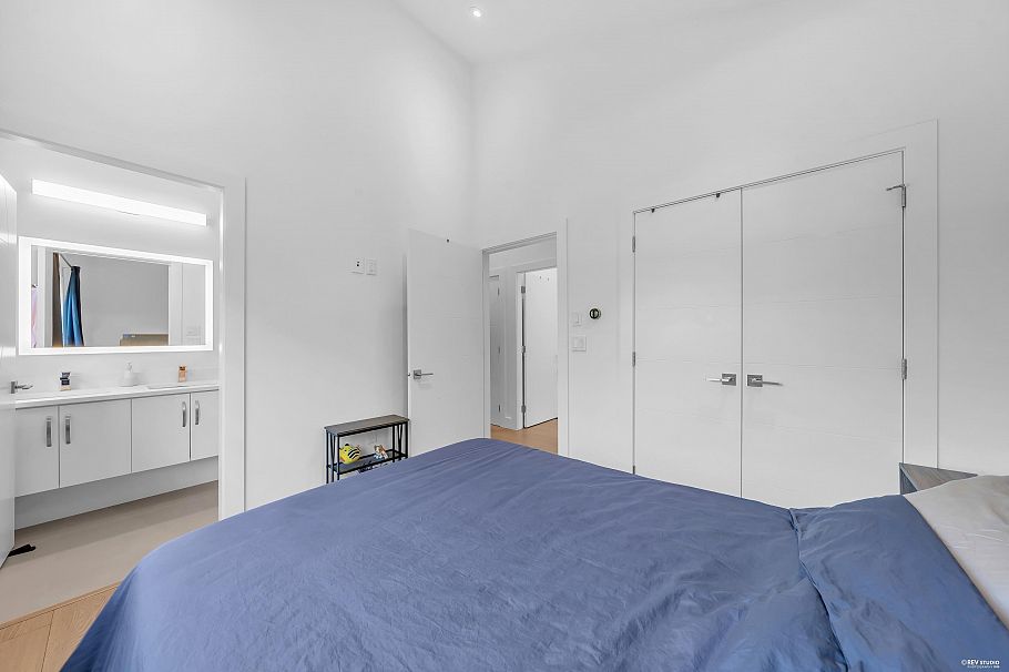 3342 E 24th Avenue Vancouver, BC - 12
