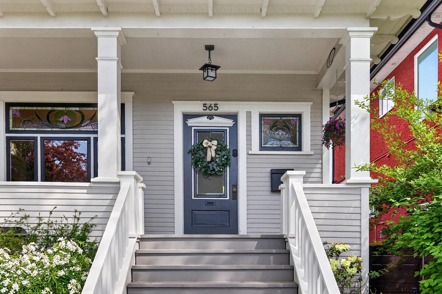 565 E 45th Avenue Vancouver, BC - 4
