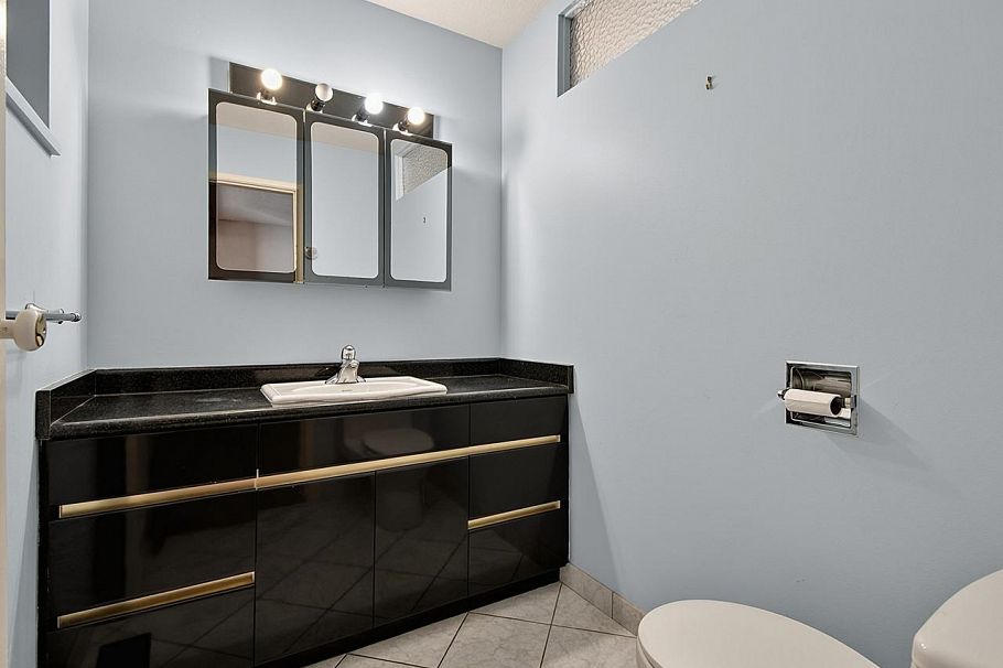 1106 Heywood Street North Vancouver, BC - 10
