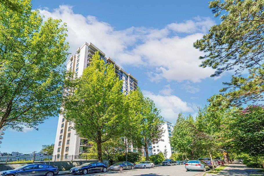 402 1330 Harwood Street Vancouver, BC - 2