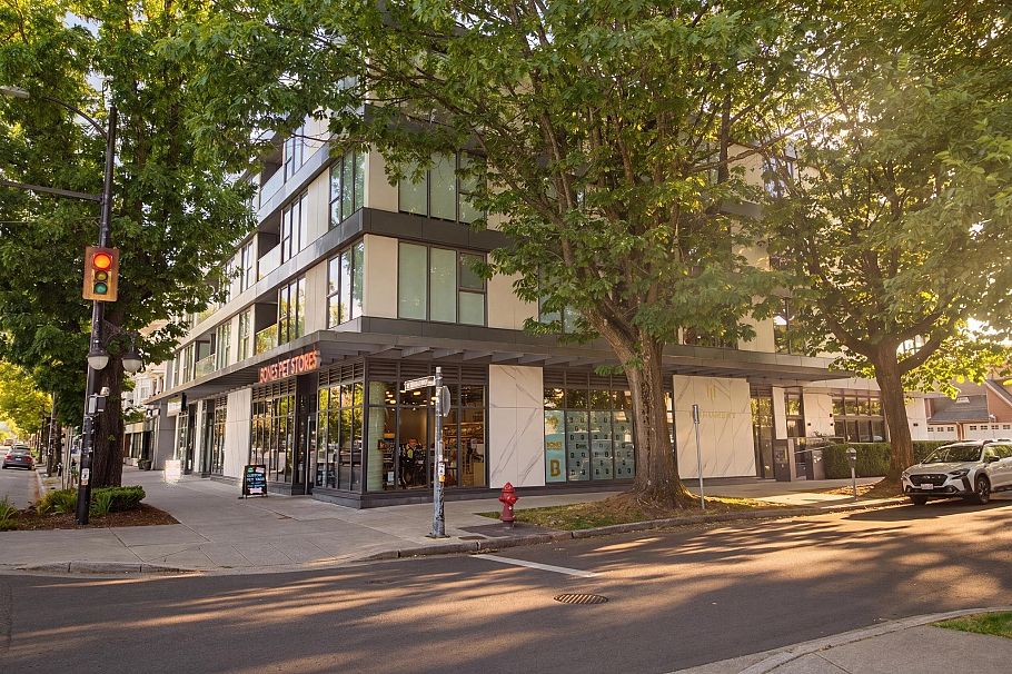 306 2485 Larch Street Vancouver, BC - 23
