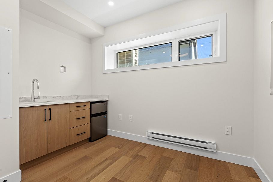 134 E 63rd Avenue Vancouver, BC - 31