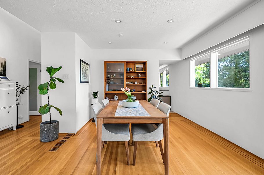 947 Evergreen Place North Vancouver, BC - 6